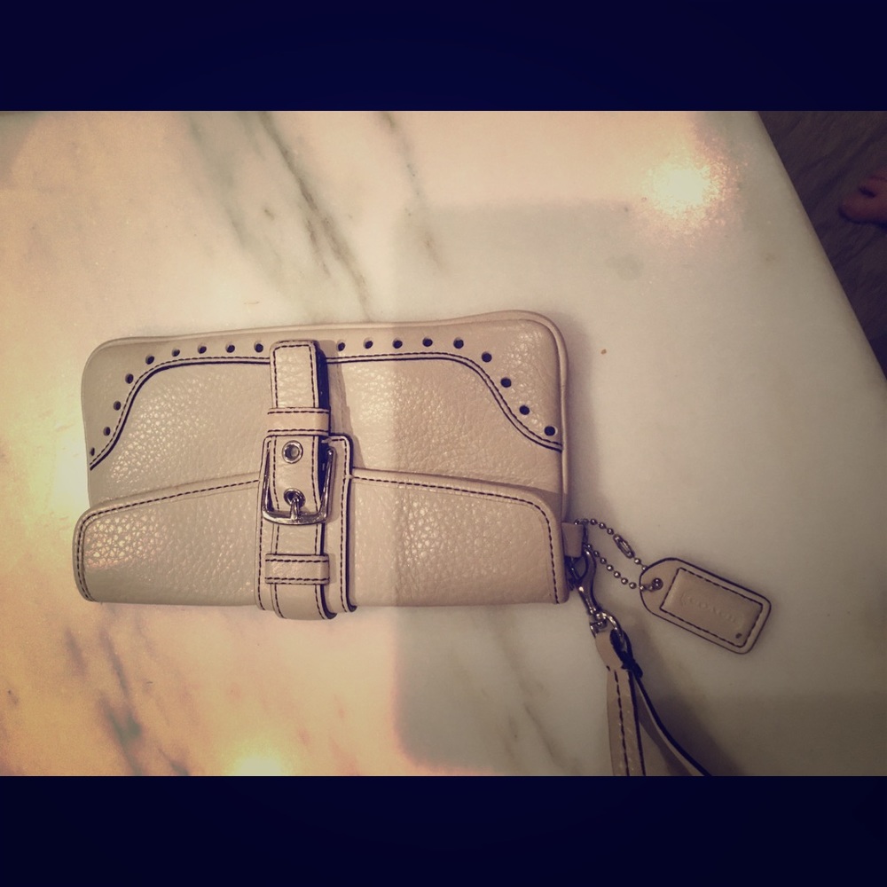 Coach off white leather wristlet